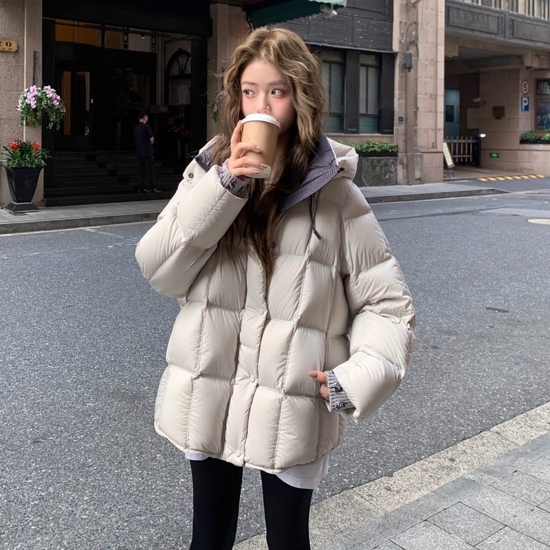 Fashionable Women's down Jacket 2025 New Korean Style Loose Fit Slimming High-End Design 95% White Duck down Thickened Winter Wear Fashionable Women's down Jacket 2025 New Korean Style Loose Fit Slimming High-End Design 95% White Duck down Thickened Winter Wear