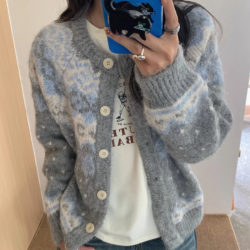 Korean Style Gentle and Relaxed Jacquard Sweater Jacket for Women 2025 Autumn and Winter Versatile Casual Knitted Cardigan Blue Lazy Style Korean Style Gentle and Relaxed Jacquard Sweater Jacket for Women 2025 Autumn and Winter Versatile Casual Knitted Cardigan Blue Lazy Style