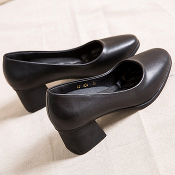 Soft-Soled Women's Shallow Leather Shoes, Mid-Heel, Chunky Heel, High Heels, Black Work Shoes, Square Toe, Comfortable for Office and Front Desk