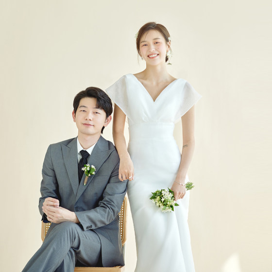 2025新款简约鱼尾轻婚纱显瘦V领拖尾公主森系旅拍轻奢新娘迎宾纱0