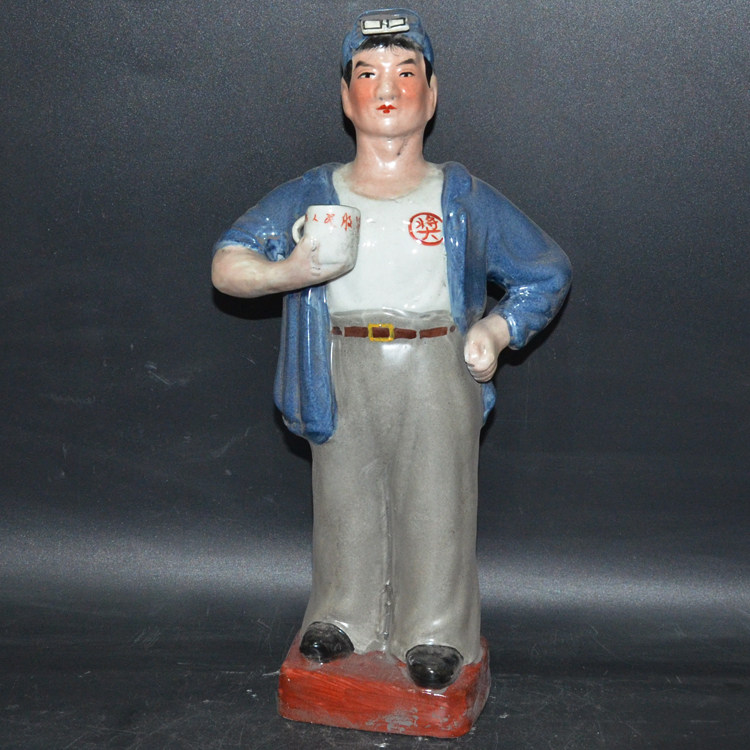 Ancient Play Antique Collection Jingdezhen Sculpture Porcelain Factory Factory Goods Porcelain Workers Big Brother Figure Statue Old Goods Pendulum
