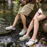 Мужские тапочки в стиле Crocs, нескользящая пляжная пляжная обувь, мюли, лето 2025 года, мягкая подошва, подходят для носки на улице