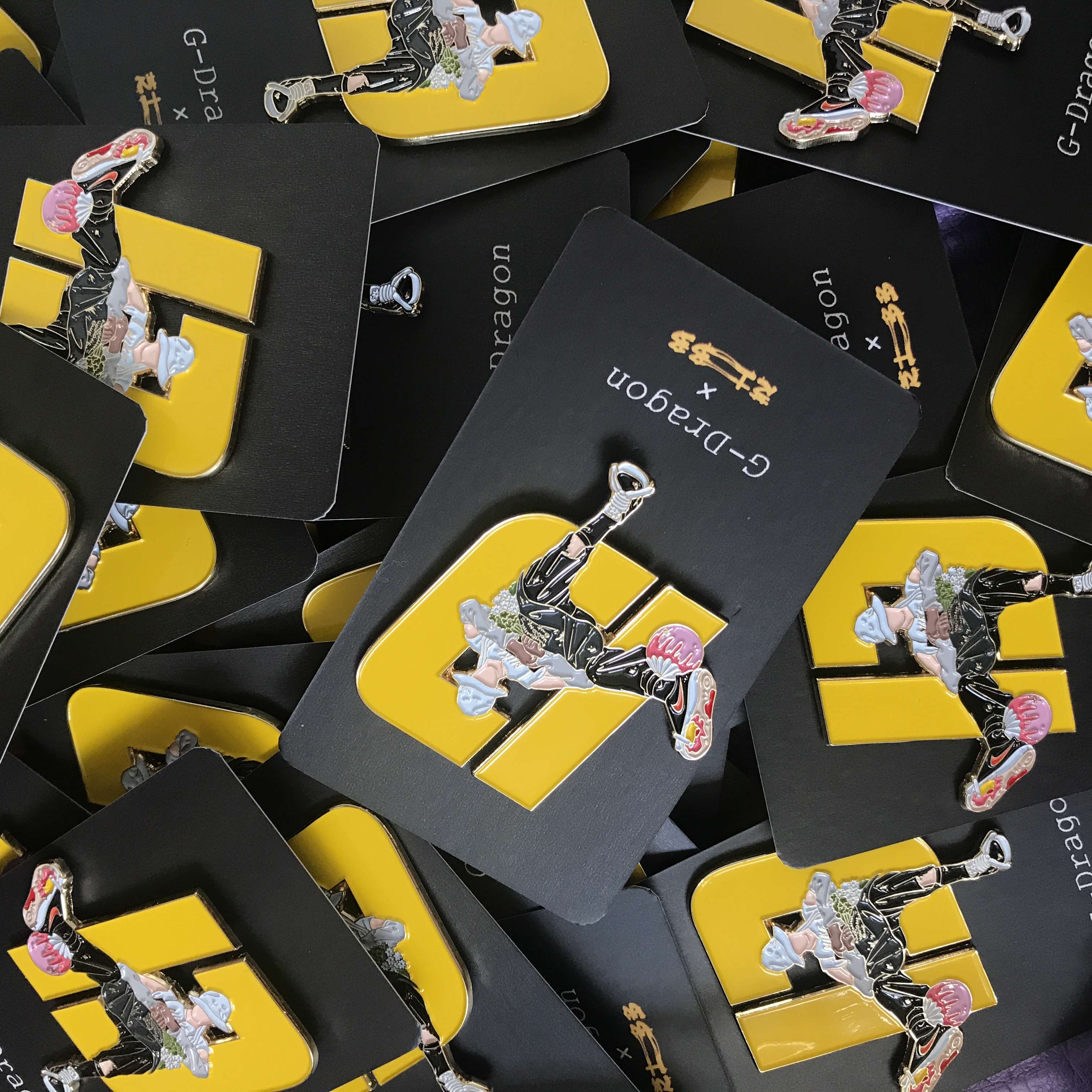 (Remaining stock)Floral Farewell series badge Alien D Kwon Chi-lung