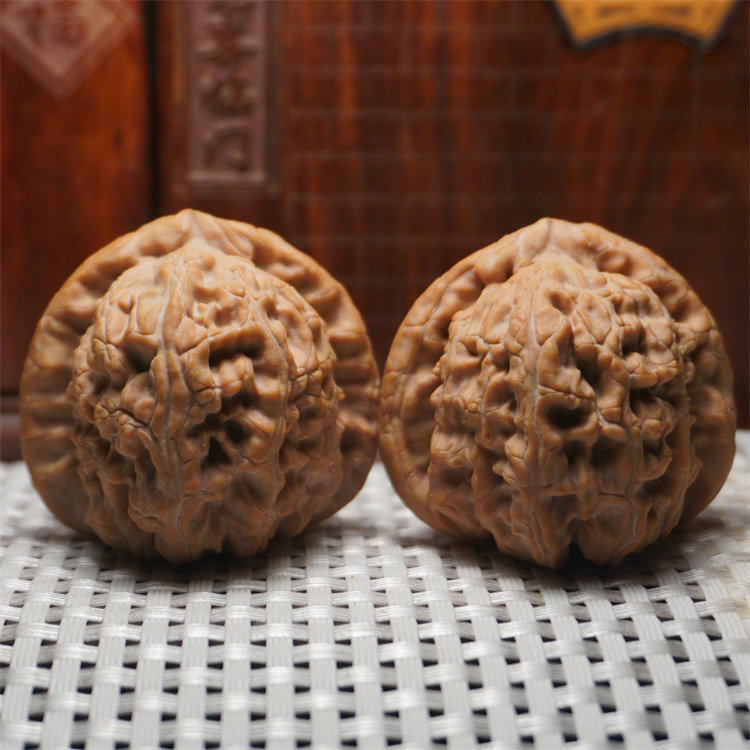 麻核桃文玩核桃精品延庆老树老型三角白狮子头42边43肚克重48克：传承