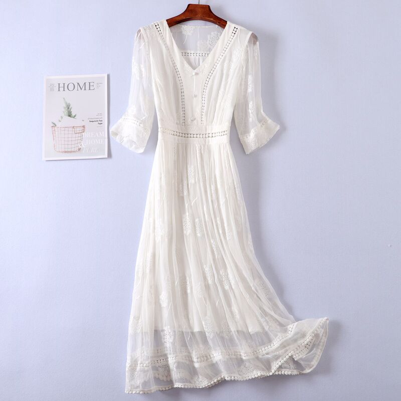 2026 Light Luxury Fairy-Like Heavy Lace V-Neck White Silk Dress for Women, Long-Sleeved, Waist-Cinching, Long Dress, Vacation Style 2026 Light Luxury Fairy-Like Heavy Lace V-Neck White Silk Dress for Women, Long-Sleeved, Waist-Cinching, Long Dress, Vacation Style