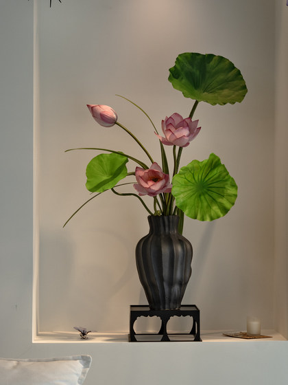 Simulated Lotus Flowers with a High-End, Realistic Feel, New Chinese-Style Decorative Pieces for Entrance, Tea Room, and Dining Table, Artificial Flower Arrangements with Sino-Eastern Aesthetics