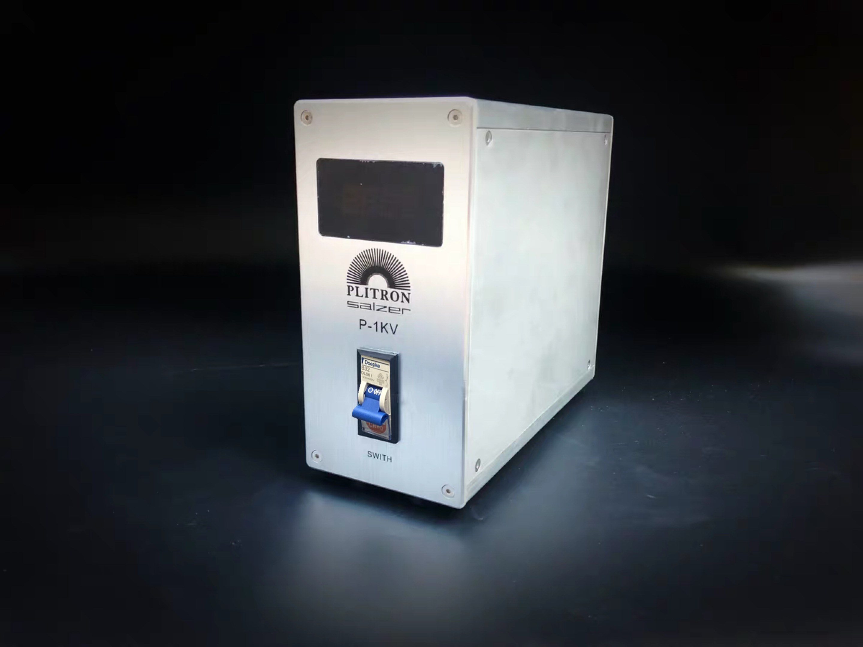 Canada (PLITRON) 1000W 220V variable 220V 100V power isolation transformer purifier