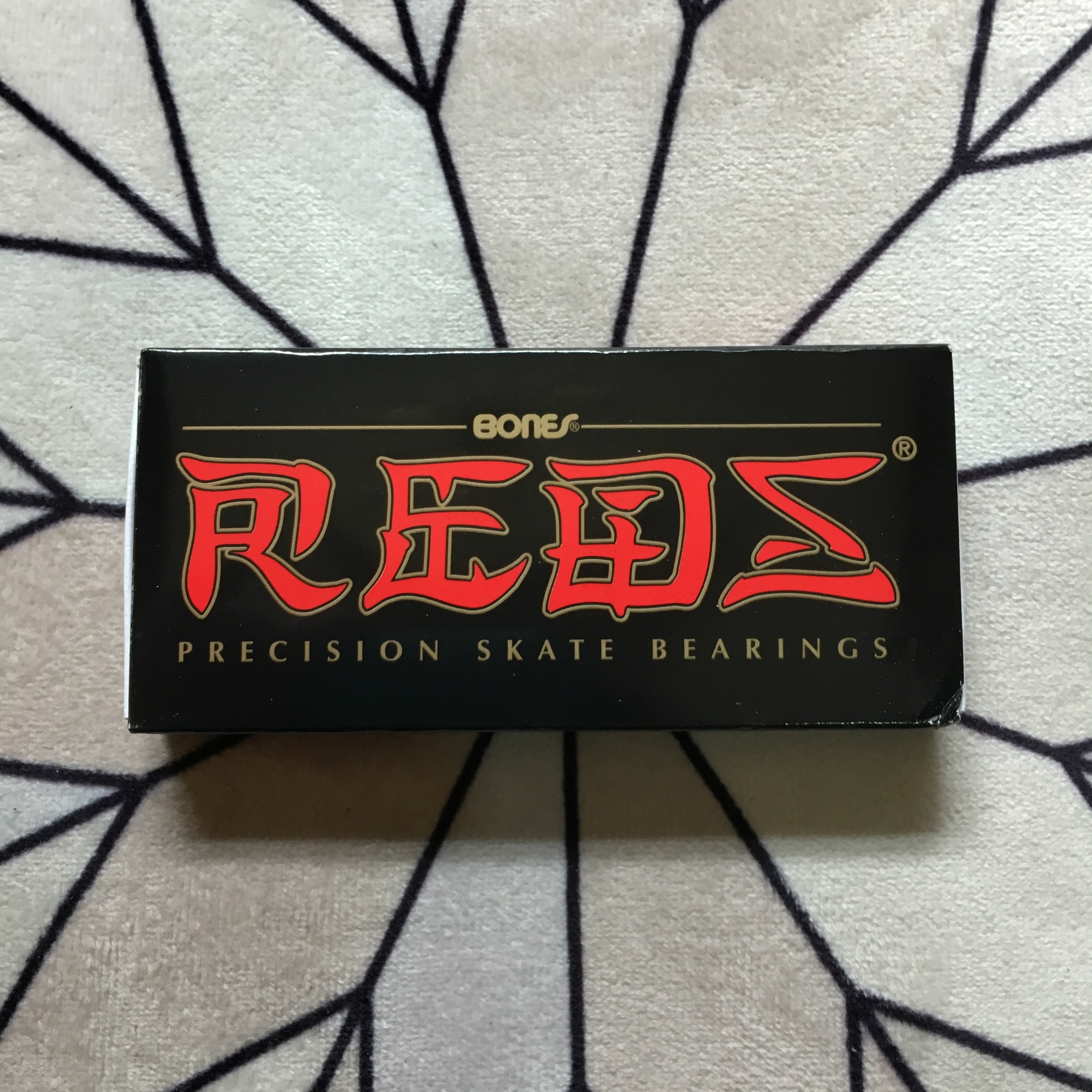 Ban đầu nhập khẩu BONES REDZ ván trượt dài phổ quát người mới bắt đầu đi du lịch bằng phẳng hoa Nanshan tấm thu thập - Trượt băng / Trượt / Thể thao mạo hiểm nón bảo hiểm thể thao giro