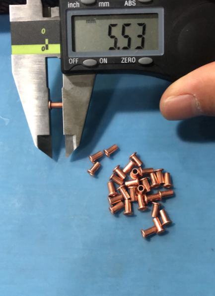 Copper full hollow rivet 2.5 * 0.3 * 5.5 total length 30 yuan 1,000 pieces