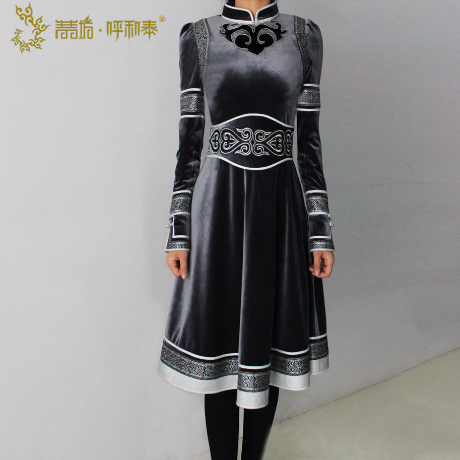 (Qingqingfang Hetai) custom Mongolian element fashion velvet dress original design ethnic style