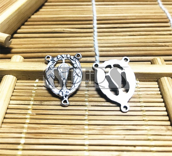 Catholic relics Italy imported beads accessories Triangle card Angel bow down to the Eucharist 1 8cm 5pcs