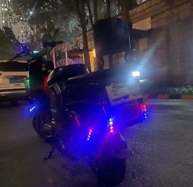 тюнинг фар 电动车摩托车太阳能防追尾爆闪灯改装电单车警示灯刹车灯免接线 Justauto