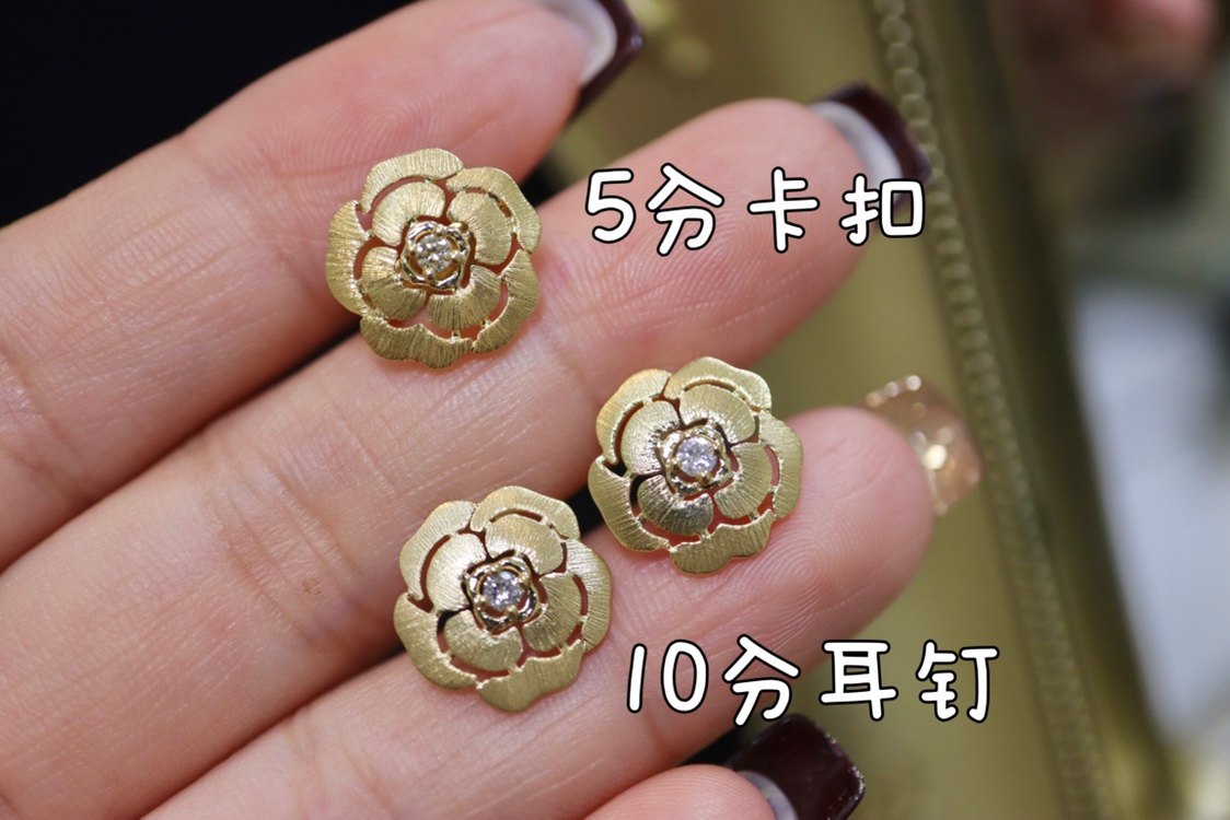 18K Gold Drawing Craft Rose Camellia Single 3 Points 5 Points Diamond Pendant Universal Buckle 10 Points Ear Pins