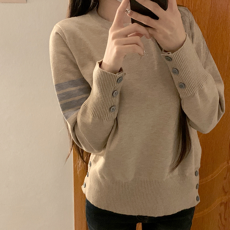 Korean-Style Design Striped Crew Neck Knit Sweater for Women, Autumn and Winter, with a Relaxed Fit and Versatile Design