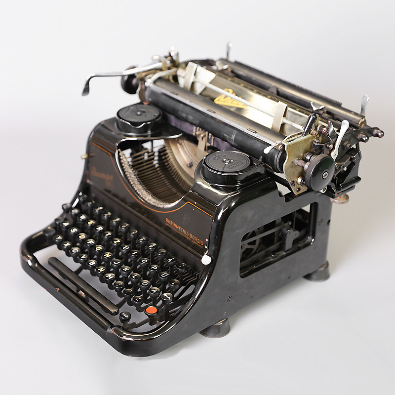 Rhienmetall Rhine-metal machinery typewriter normal use 1930 years old vinistic retro collection