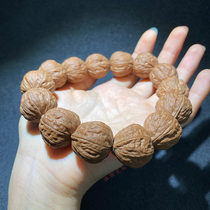 Wild walnut hand skewer mens hand pieces Rowan hand holding Taihang Mountain Wen play mountain old tree hand holding Autumn son