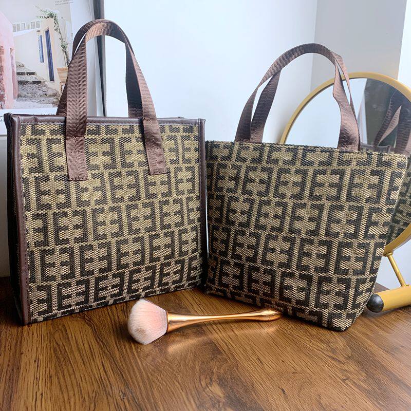 Japan and South Korea new cosmetic bag fashion letter tote bag is shoulder bag printing wash storage tote bag mummy bag