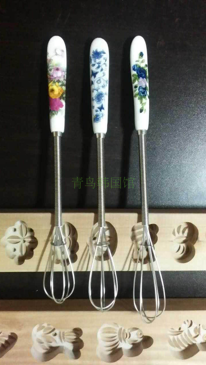 Korean ceramic handle egg mixer variety of colors kitchen assistant 19 5CM