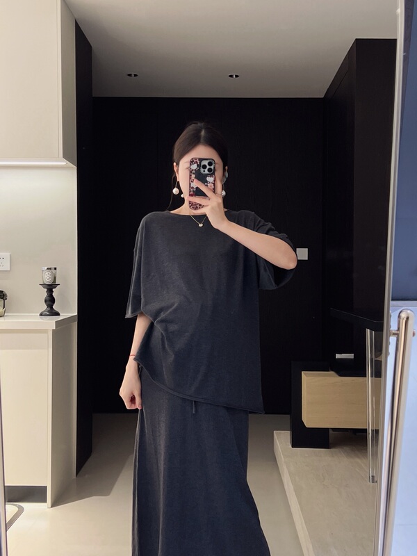 Senenmu 【素灰漫行】New Style Set: Top + Skirt Two-Piece Maternity Outfit, Casual and Relaxed