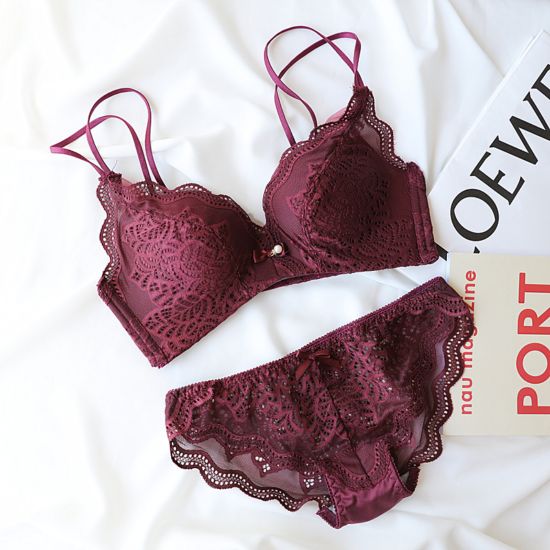 Japanese thin double shoulder strap Medium thin rimless comfort adjustable white underwear Small chest deep V gathered bra set