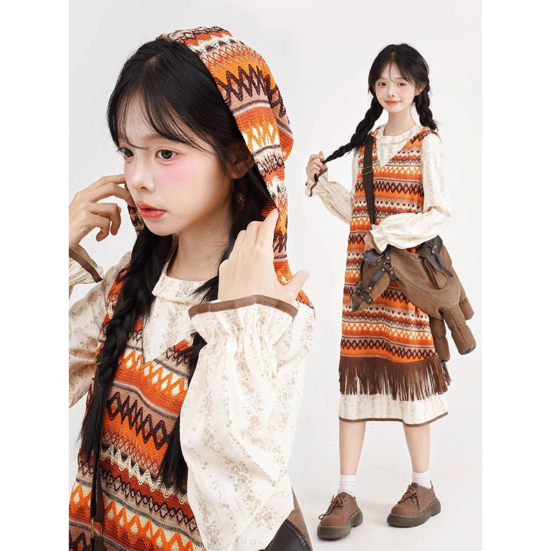 Early Autumn Outfit Set for Women, Vintage Style, Quilted Hooded Tassel Vest Dress, Layered Floral Dress Two-Piece Set Early Autumn Outfit Set for Women, Vintage Style, Quilted Hooded Tassel Vest Dress, Layered Floral Dress Two-Piece Set