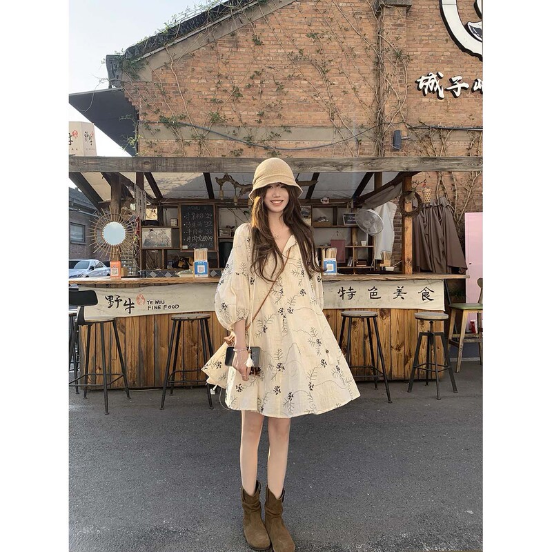 French-Style Heavy Embroidery Dress for Women, Summer Outing Vacation Waist-Cinching Slimming Babydoll Dress, Elegant Floral Short Skirt