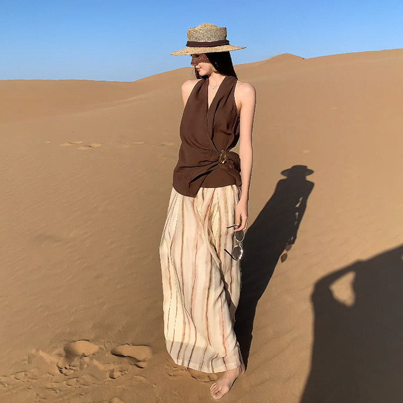 Melard Women's Summer Outfit: Xinjiang Desert Vacation Coffee-Colored V-Neck Halter Sleeveless Tank Top and Wide-Leg Pants Two-Piece Set