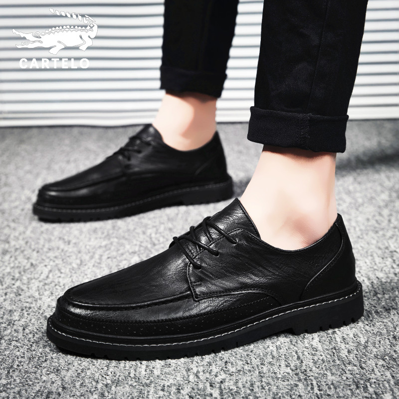 Avocado leather shoes Men's shoes Summer breathable 2022 New wave Shoe Inron is holding men's genuine leather casual shoes Men 's