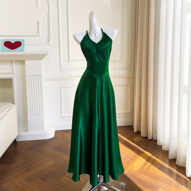 High-End Sexy Halter Neck Backless Dress 2023 Summer New Style High-End Emerald Green Hong Kong Style Pure Desire Dress