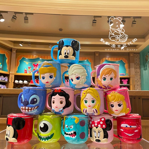 Дисней Эша Стиди Бэндбус может разделить анти -падающие маленькие дети из нержавеющей стали чашка для рта. Дети пьют водяную чашку коров