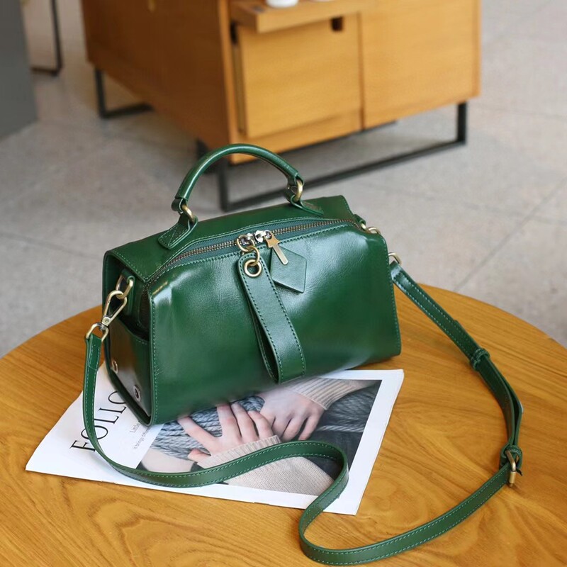 2026 Spring/Summer High-End Large Capacity Women's Bag Boston Retro Small Square Bag Women's Crossbody Soft Leather Shoulder Bag for Ladies