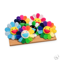 (Domestic spot)Takashi Murakami sun flower brooch pendant accessories pendant keychain pin Wang Yibo same style