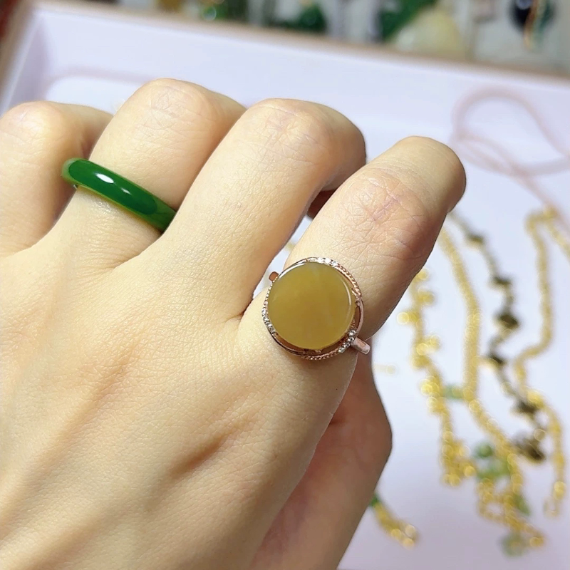 Silver Inlaid Natural Hetian Jade Sugar Jade Round Disc Ring (No Certificate, Consignment Items Are Non-Returnable)