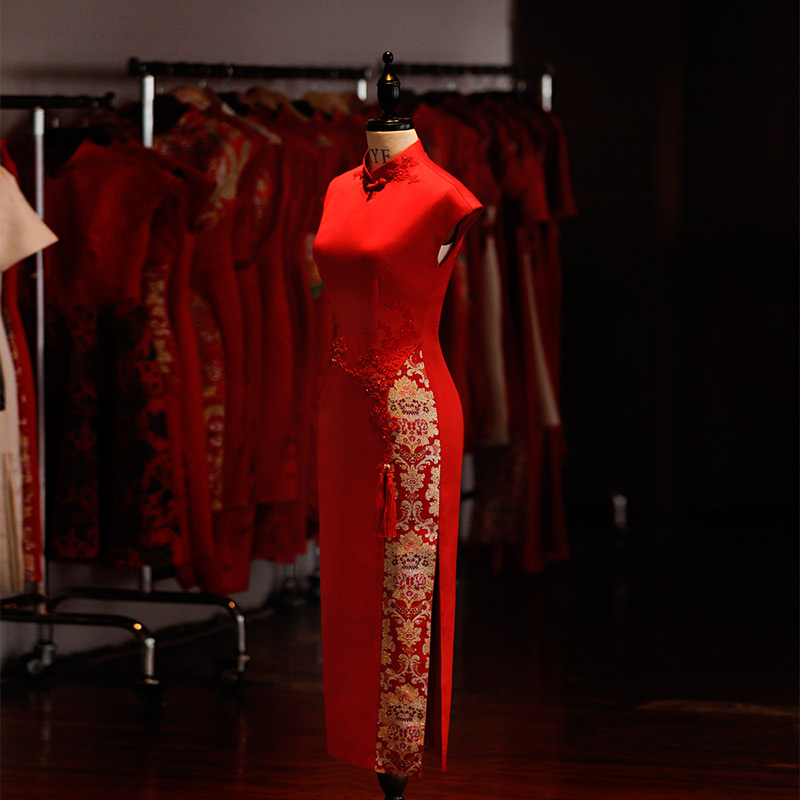 Red evening dress for bride, cheongsam, suhe traditional wedding dress, 2021 years, Chinese style Red evening dress for bride, cheongsam, suhe traditional wedding dress, 2021 years, Chinese style