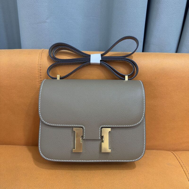 2026 New Model Kangkang Bag Genuine Leather Handbag for Women, Flight Attendant Bag, Fashionable Versatile White Commuter Shoulder Crossbody Bag, Small Square Bag