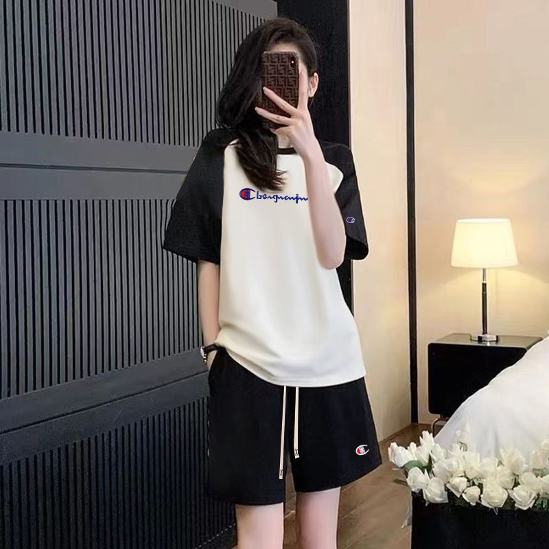 This Champion Pure Cotton Short-Sleeved Sports Suit for Women in Spring and Summer Is Loose-Fitting 2026 New Couple T-Shirt and Shorts Two-Piece Set