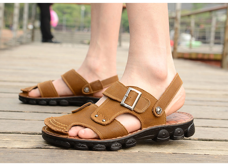 Muốn mùa hè da nam dép Baotou giày đi biển nam chống trượt mềm dưới đáy giày nam trung niên sandal nam da bò