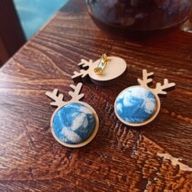 Handmade Plant Blue Dyeing Brooch With Chest Needle Companion Gift souvenirs Business gifts small frescoed original wood small deer shape