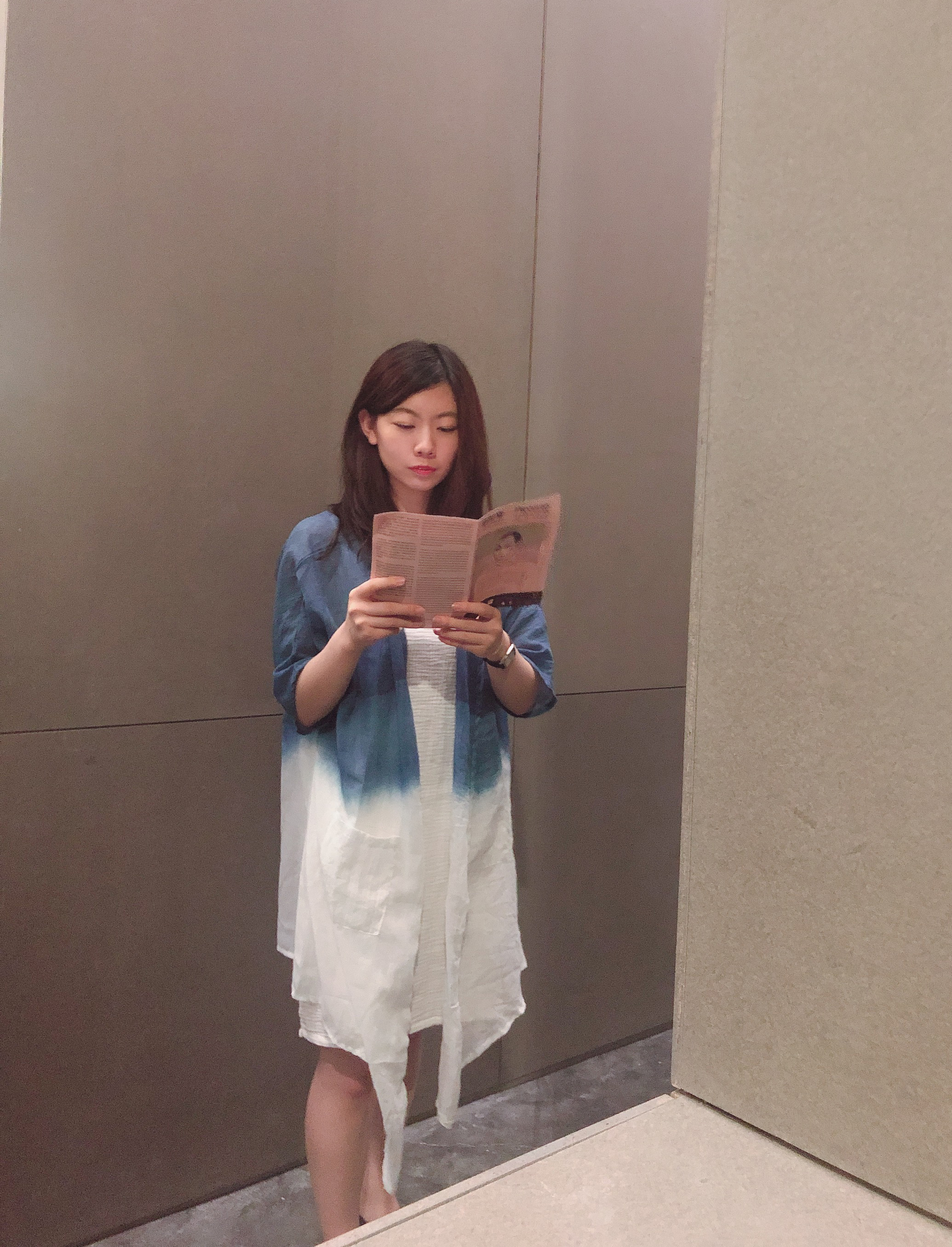 Original design new handmade blue dyed grass and wood dyed tie dye thin cotton linen diy sunscreen clothing long version air conditioning cardigan