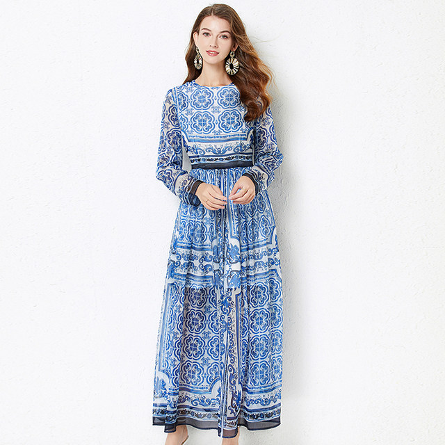 2023 spring and summer light and thin silk chiffon blue and white porcelain printed dress with round neck and big swing A-line skirt