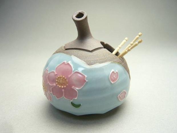  Japan system of imported clean water to burn pure handmade ceramic Japanese style patterned toothpick cylinder containing box