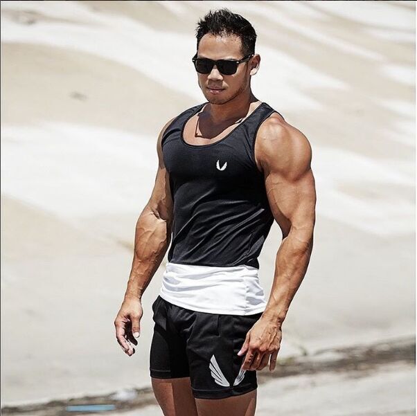 Nhanh chóng làm khô quần short thể thao nam mùa hè tập thể dục brothers squat kích thước lớn ba quần cơ bắp mỏng thoáng khí chạy quần short quần adidas 3 sọc