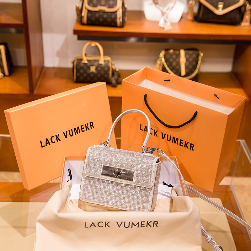 Hong Kong LACKVUMEKR leather high-quality texture bag women's diamond handbag 2021 new fashion messenger bag