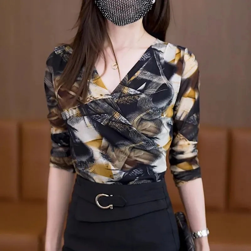 V-Neck Printed Mesh Top Slim Long-Sleeve T-Shirt 2023 Autumn New Slimming Base Shirt for Women Versatile W209