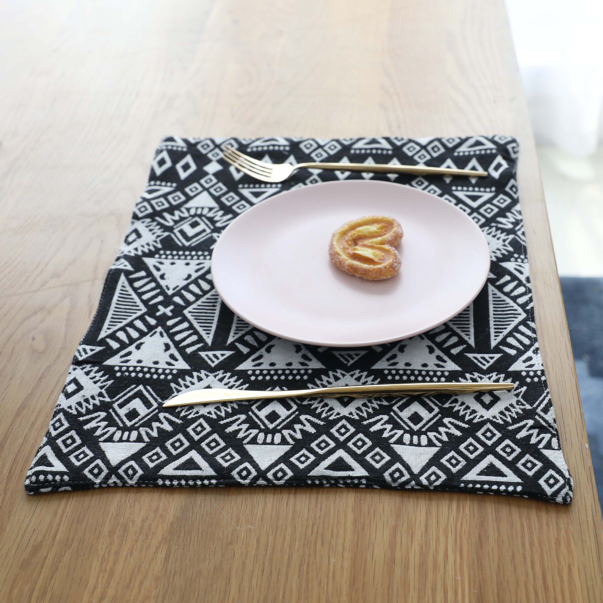 Southeast Asia Double Sided Jacquard Nordic National Wind Geometric Cotton Linen Fresh Home Western Dining Mat Bowl Mat Cup Mat Insulation Mat