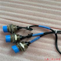 Negotiate the price and take the photo without delivery: Inquire about the price of Japanese KEYENCE EV-130U take the actual photo and negotiate the price