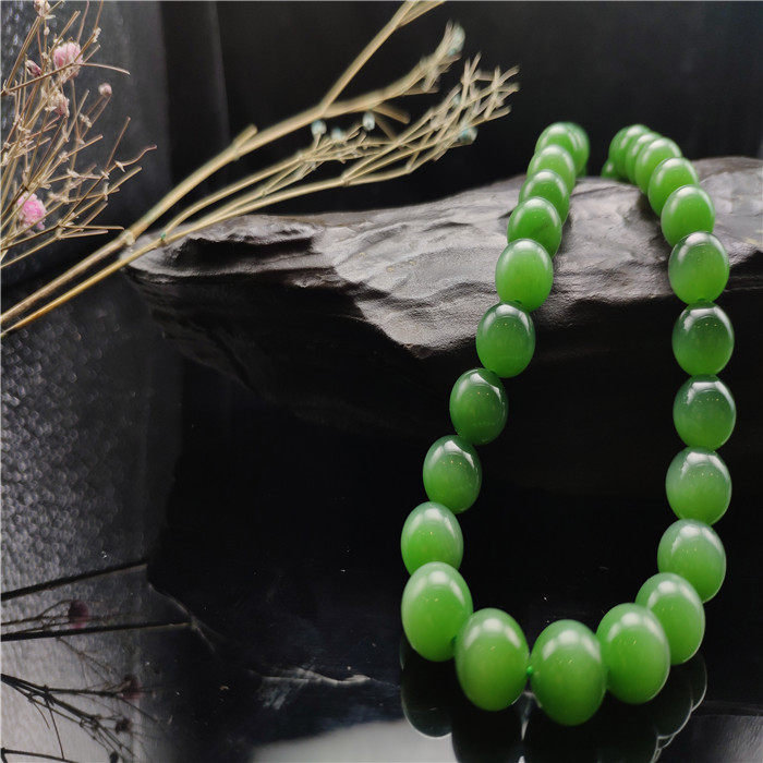 (leaning on jade nestling) pure natural and Tian jade Russian Beyu necklace
