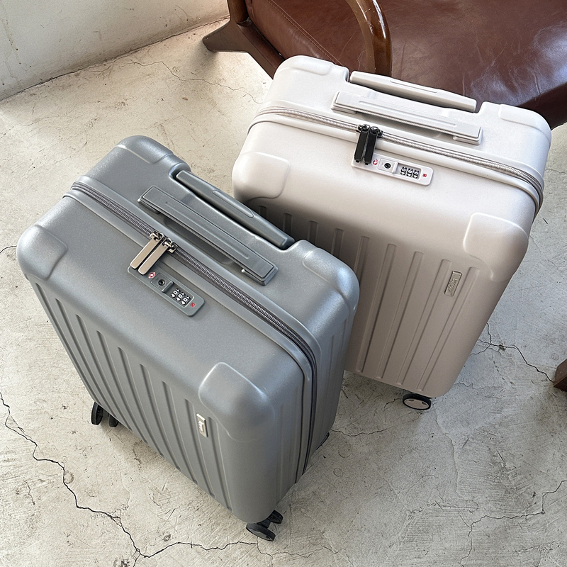 Only Weighs 1.8kg! Ultra-Light Suitcase for Women, Double-Layered Interior, Travel Suitcase for Men, Universal Wheels, Password Lock, Carry-On Suitcase