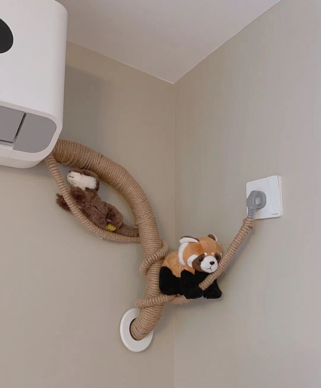 Air-conditioning pipe wraps water pipe decoration to block the hemp rope decoration water pipe diy beautify the lying bear decoration to hide the ugly decoration