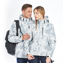 Autumn and winter Outdoor camouflawable submachine clothes men and women Three-in-one two sets plus size 2021 new waterproof travel mountaineering